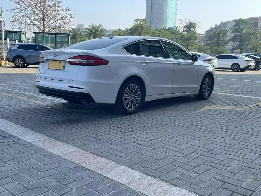 Ford Mondeo New Energy 2020 — фото 6