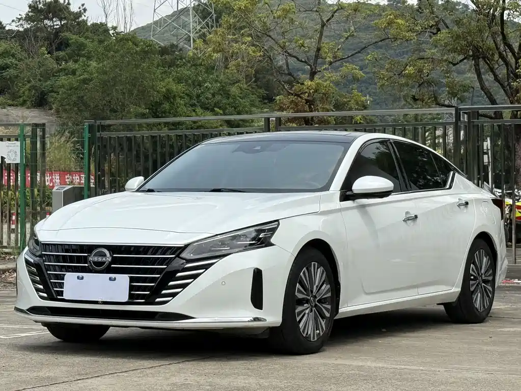 Nissan Teana 2023 — фото 1