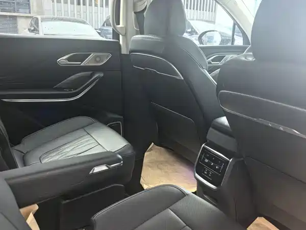 Hongqi HS7 PHEV 2024