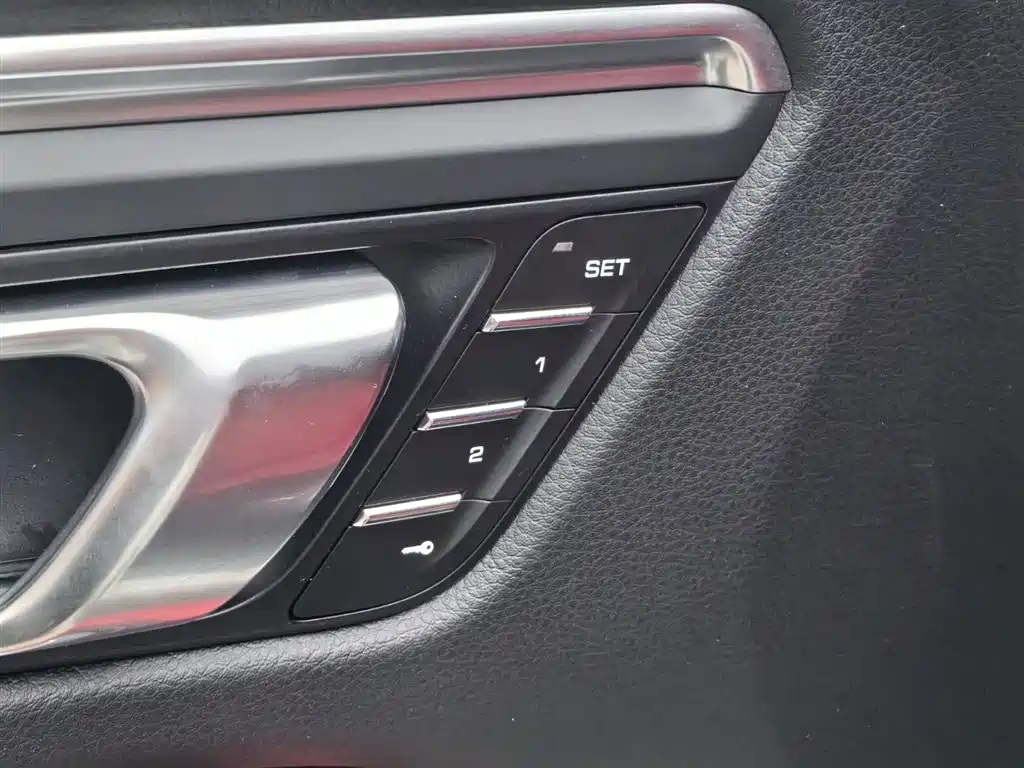 Porsche Macan 2021 — фото 26