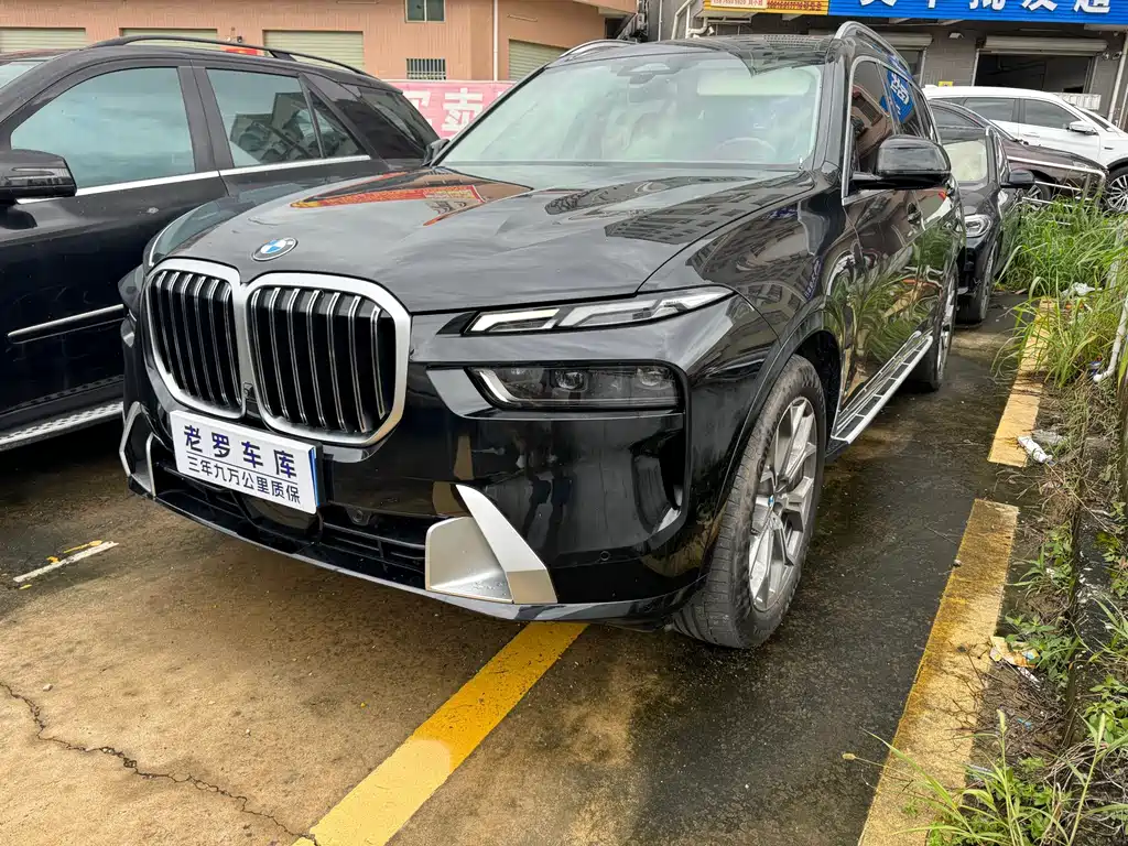 BMW X7 2023 — фото 1