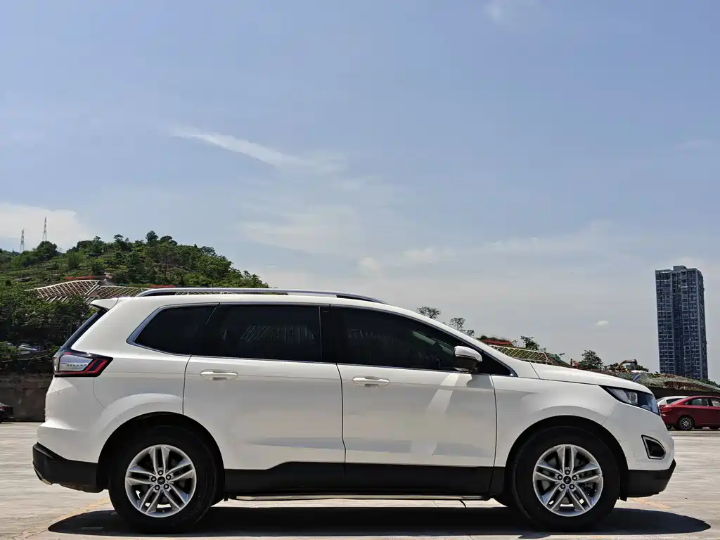 Ford Edge 2017 — фото 5