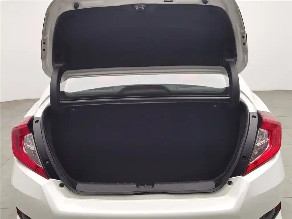 Honda Civic 2020 — фото 16