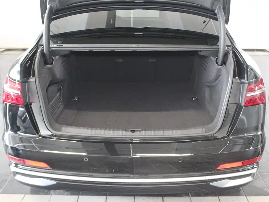Audi A6L 2025