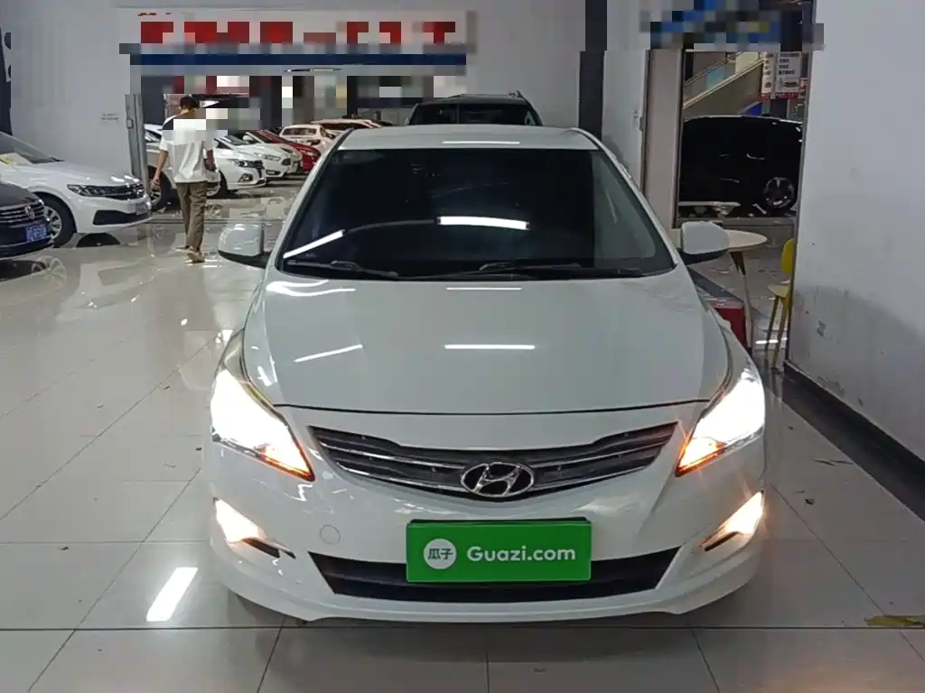 Hyundai Verna 2015 — фото 3