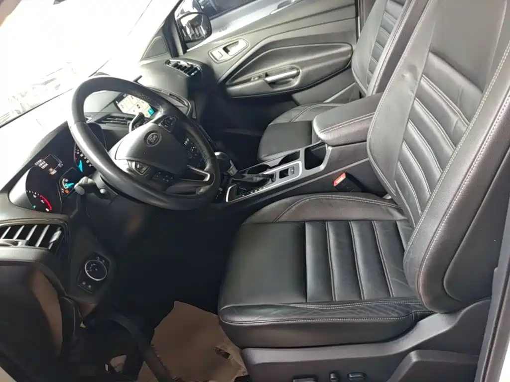 Ford Kuga 2016 — фото 15