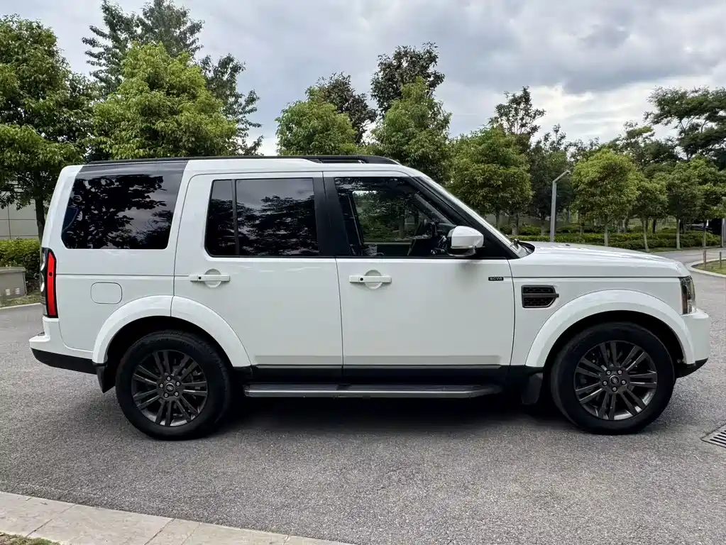 Land Rover Discovery 2016 — фото 8