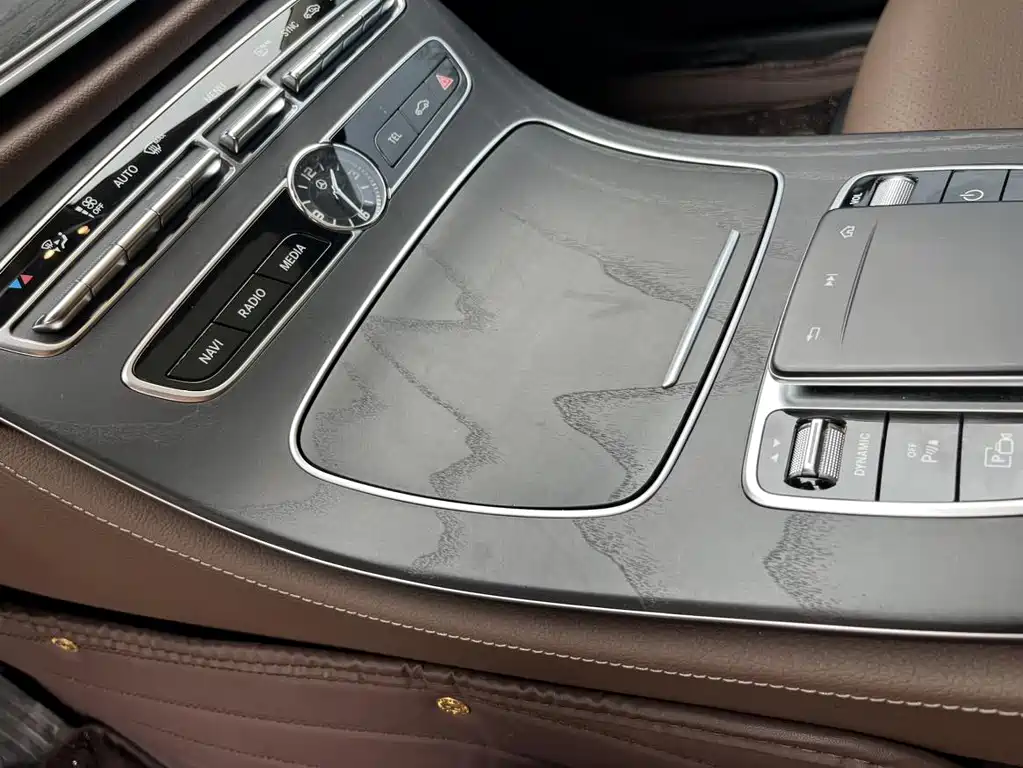 Mercedes-Benz E-Class 2020 — фото 12