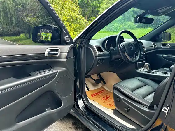 Jeep Grand Cherokee 2021