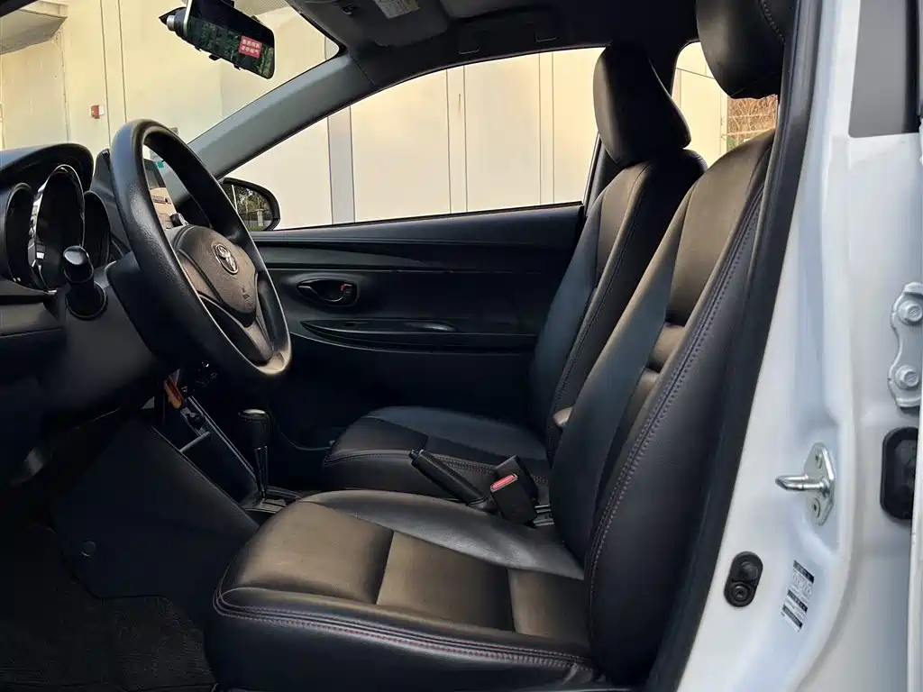 Toyota Yaris L 2019 — фото 4