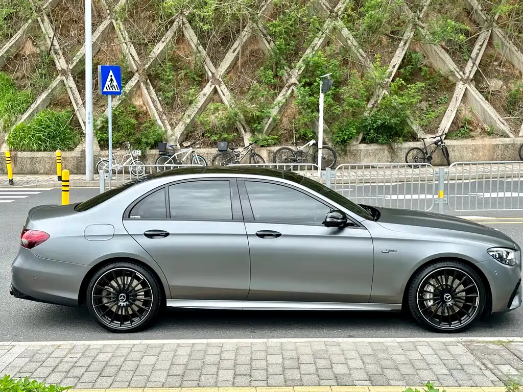 Mercedes-Benz E-Class AMG 2022 — фото 5