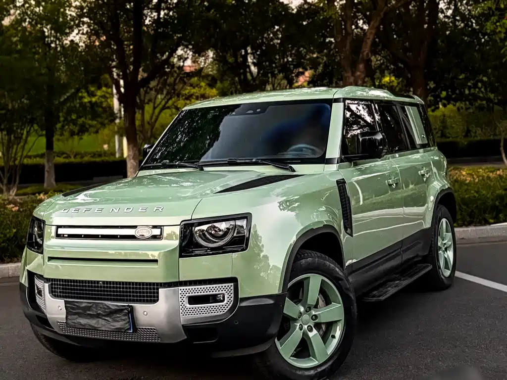 Land Rover Defender 2023 — фото 1