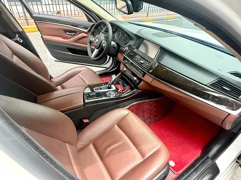 BMW 5 Series 2015 — фото 6