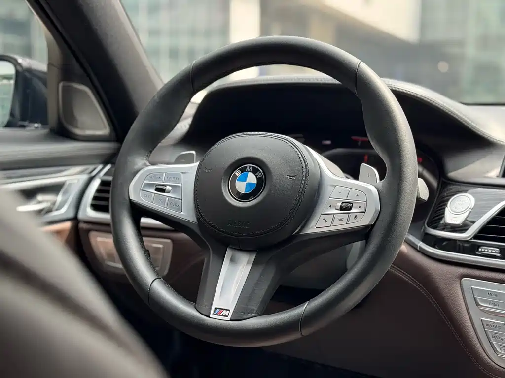 BMW 7 Series 2020 — фото 14