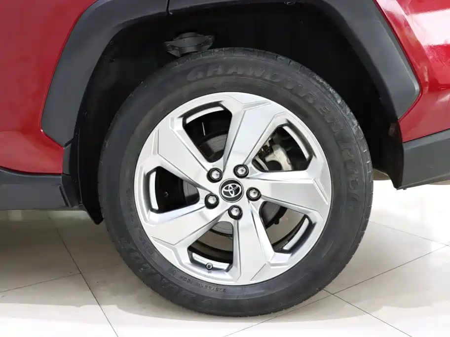 Toyota RAV4 2020 — фото 20