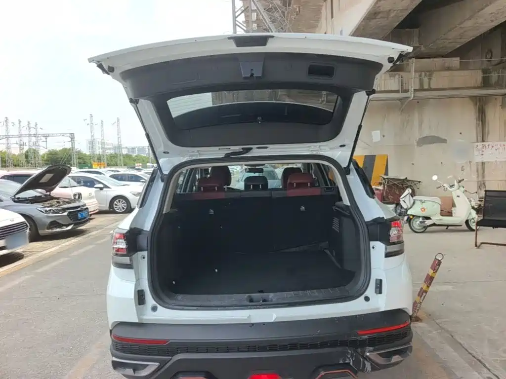Dongfeng Fengshen AX7 2023 — фото 19