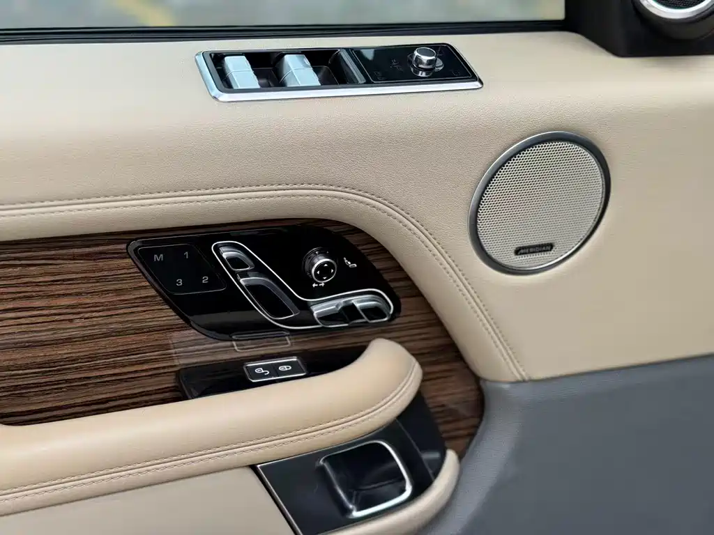 Land Rover Range Rover 2018 — фото 17
