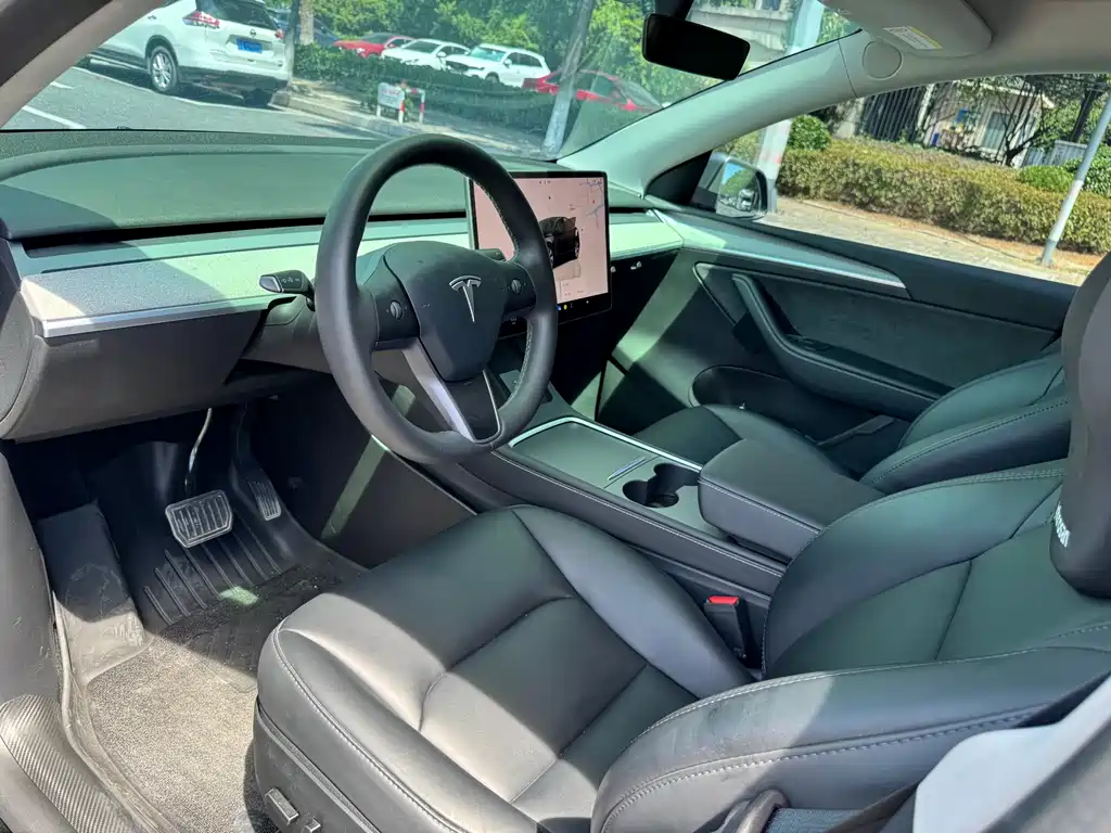 Tesla Model Y 2023 — фото 10