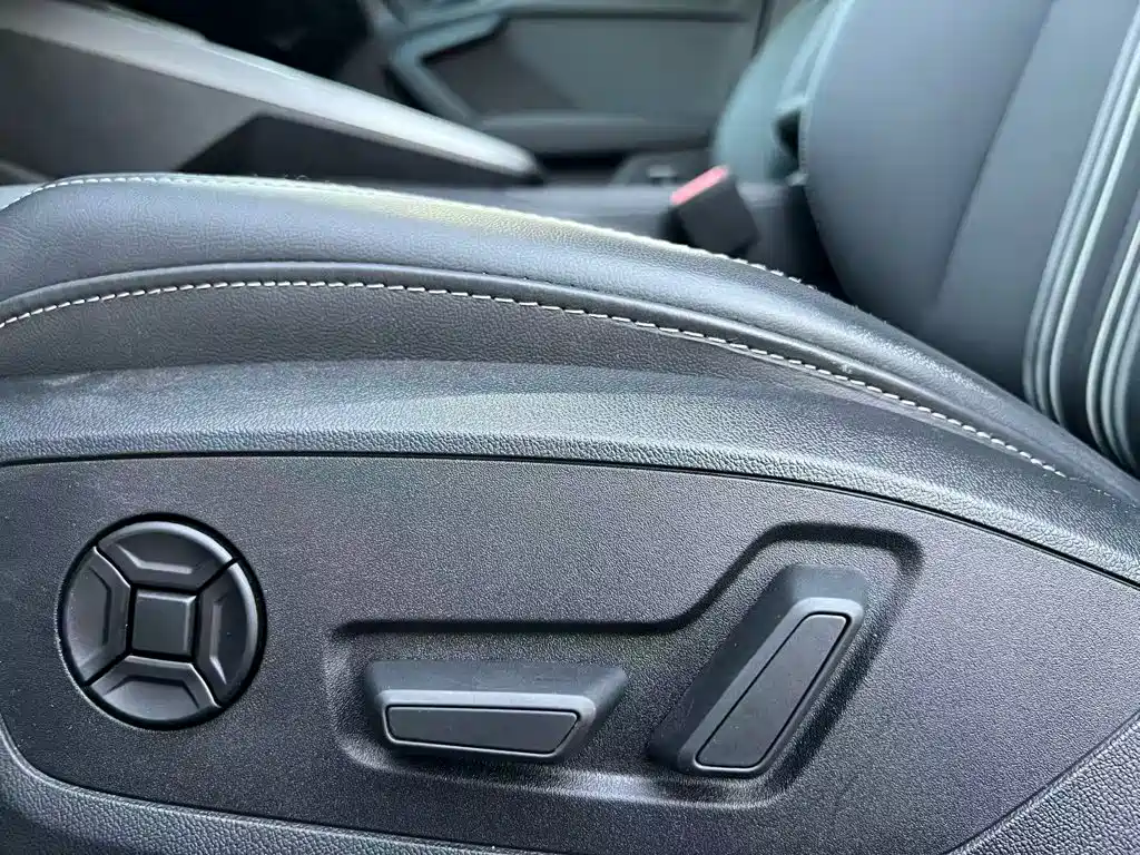 Audi A3 2023 — фото 11