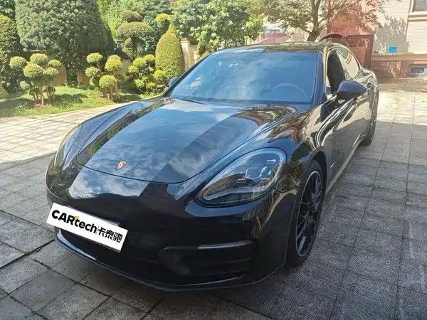 Porsche Panamera 2024