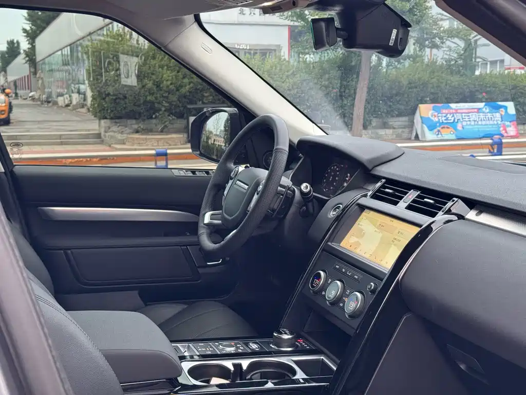 Land Rover Discovery 2020 — фото 15