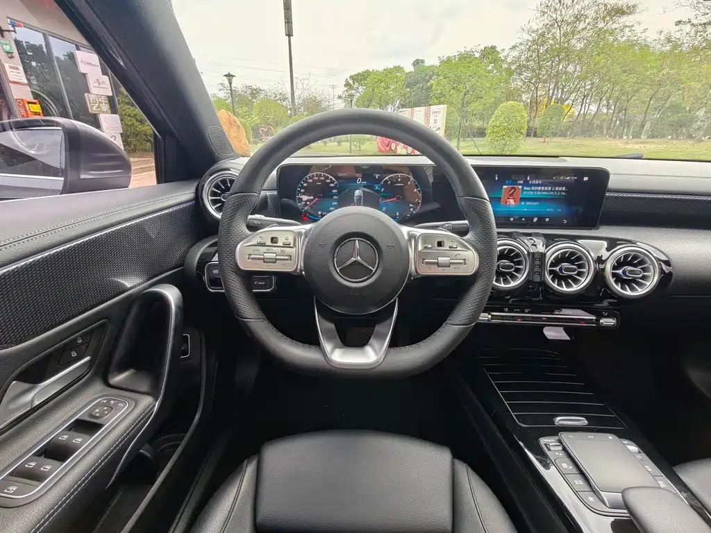 Mercedes-Benz A-Class 2022 — фото 11