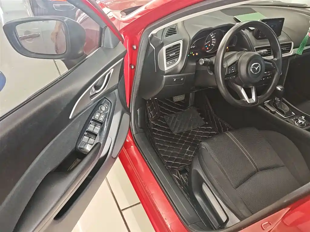 Mazda 3 Axela 2017 — фото 16