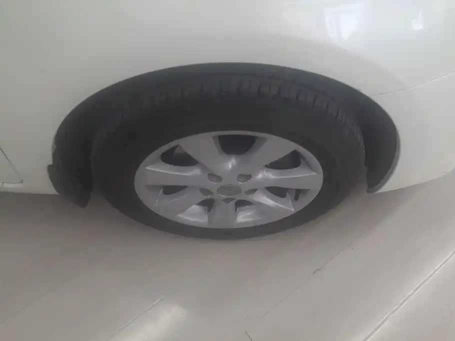 Nissan Tiida 2012
