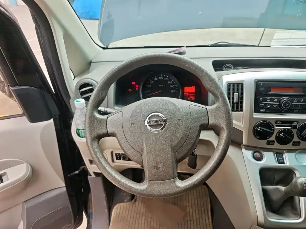Nissan NV200 2017