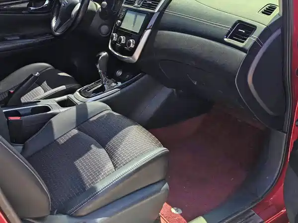 Nissan Tiida 2016