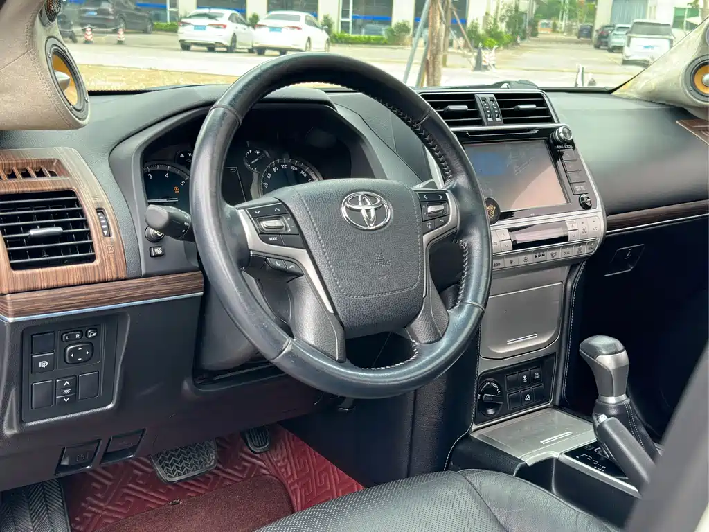 Toyota Prado 2018 — фото 18