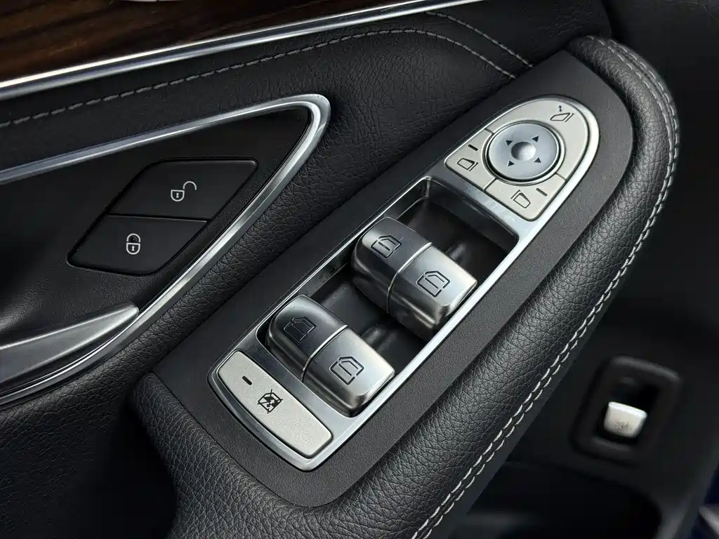 Mercedes-Benz GLC 2019 — фото 25