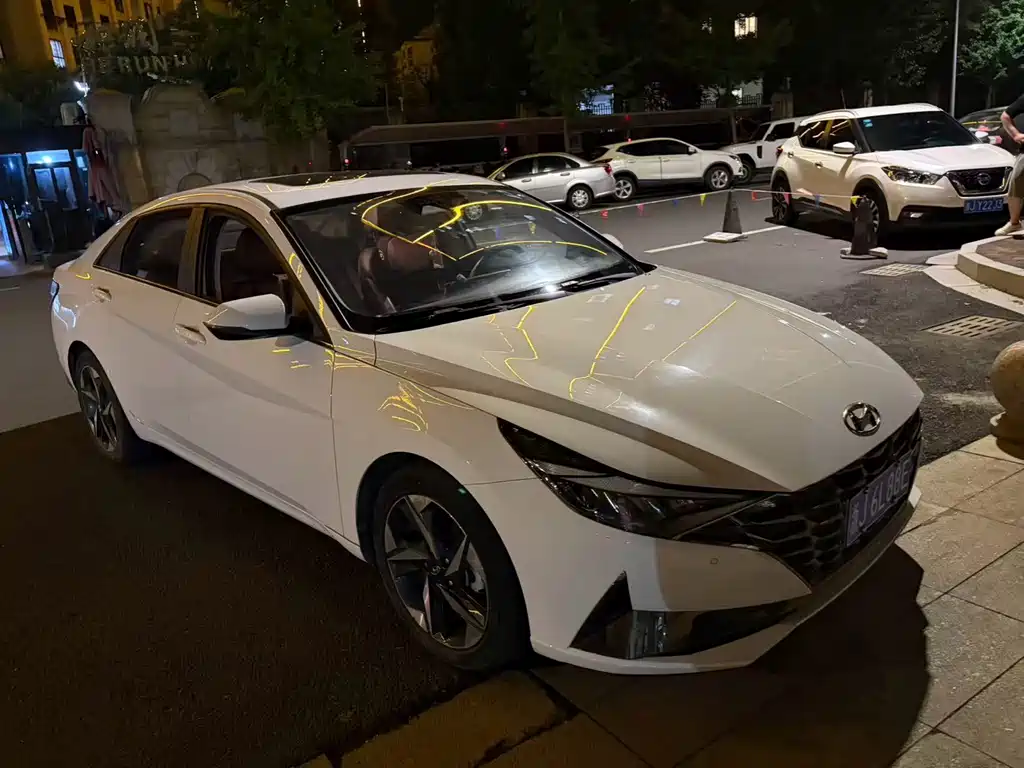 Hyundai Elantra 2021