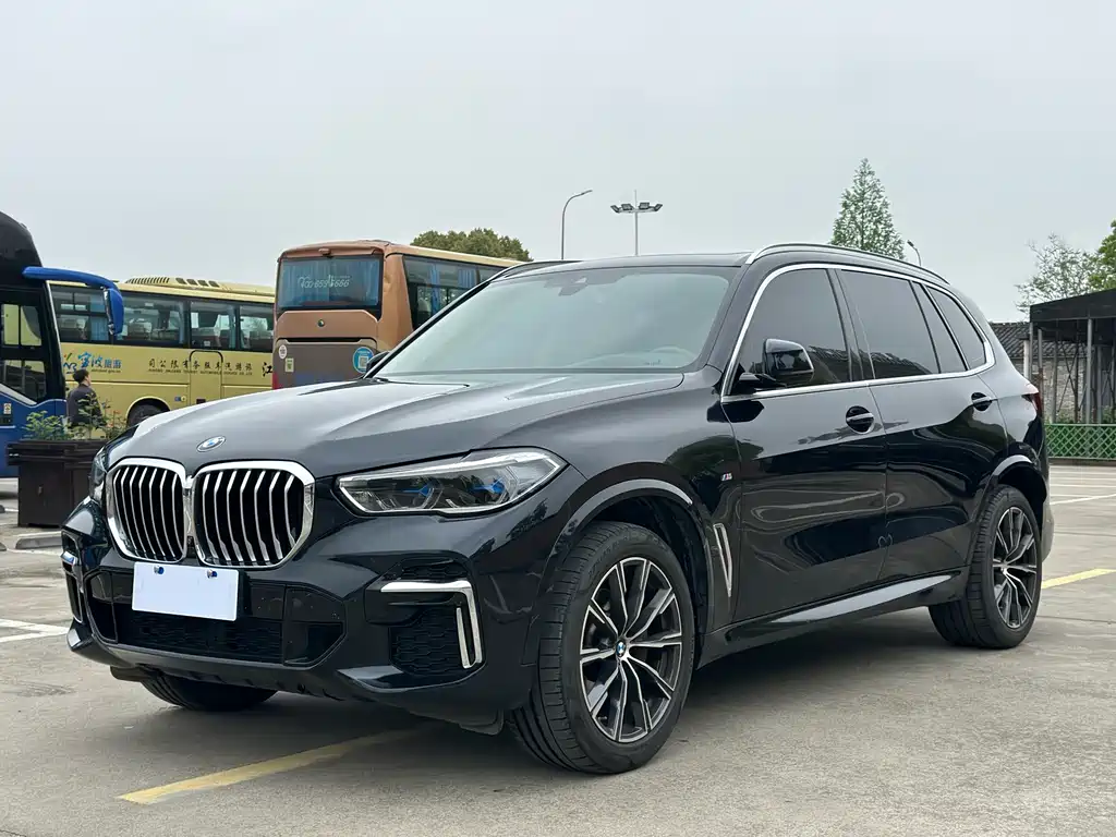 BMW X5 2022 — фото 1