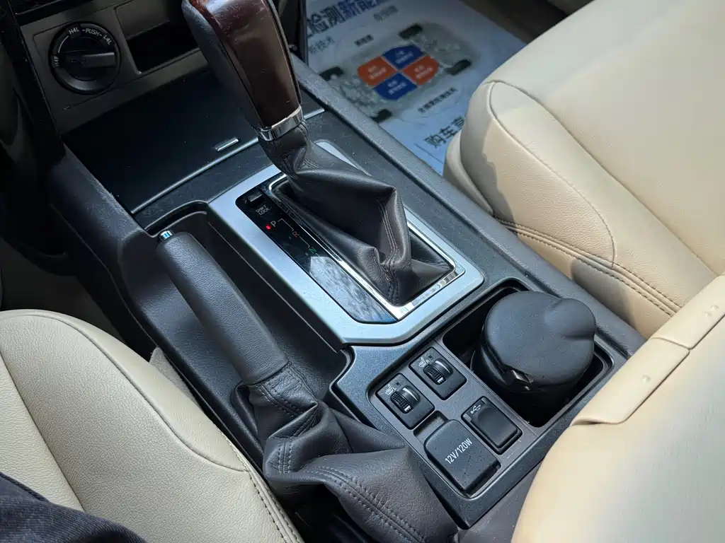 Toyota Prado 2015 — фото 15