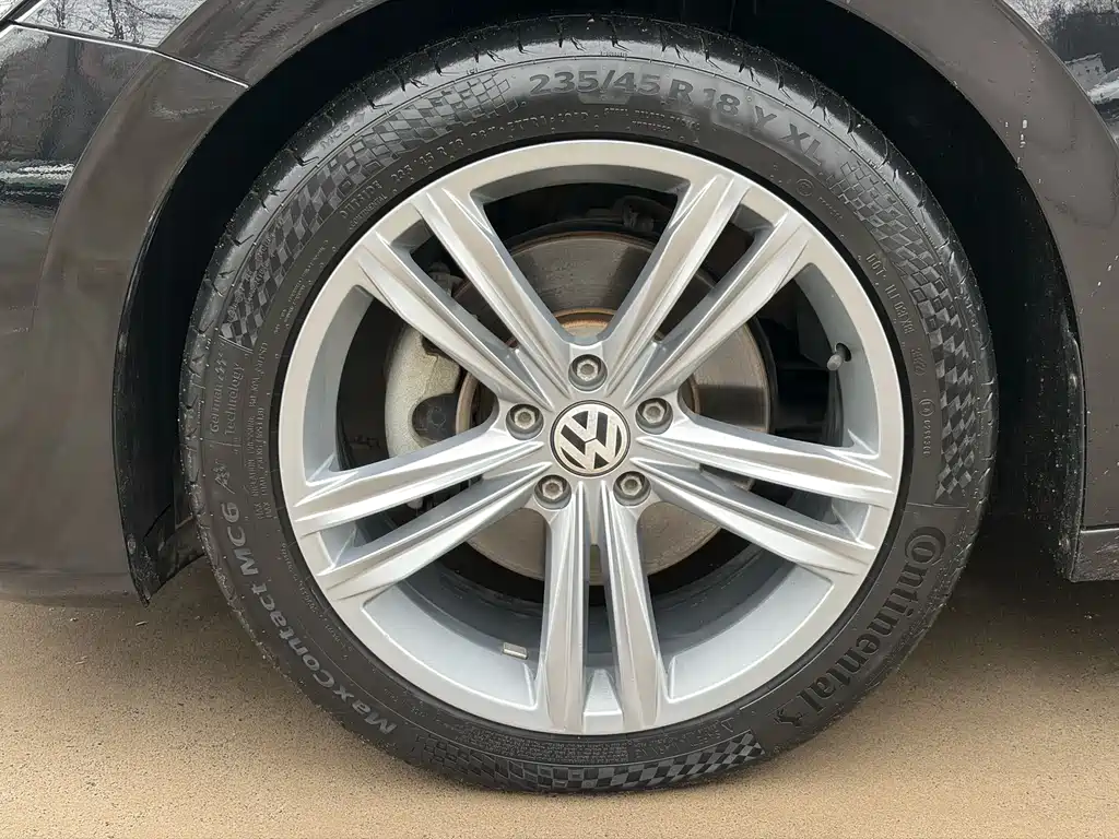 Volkswagen Passat 2019 — фото 9