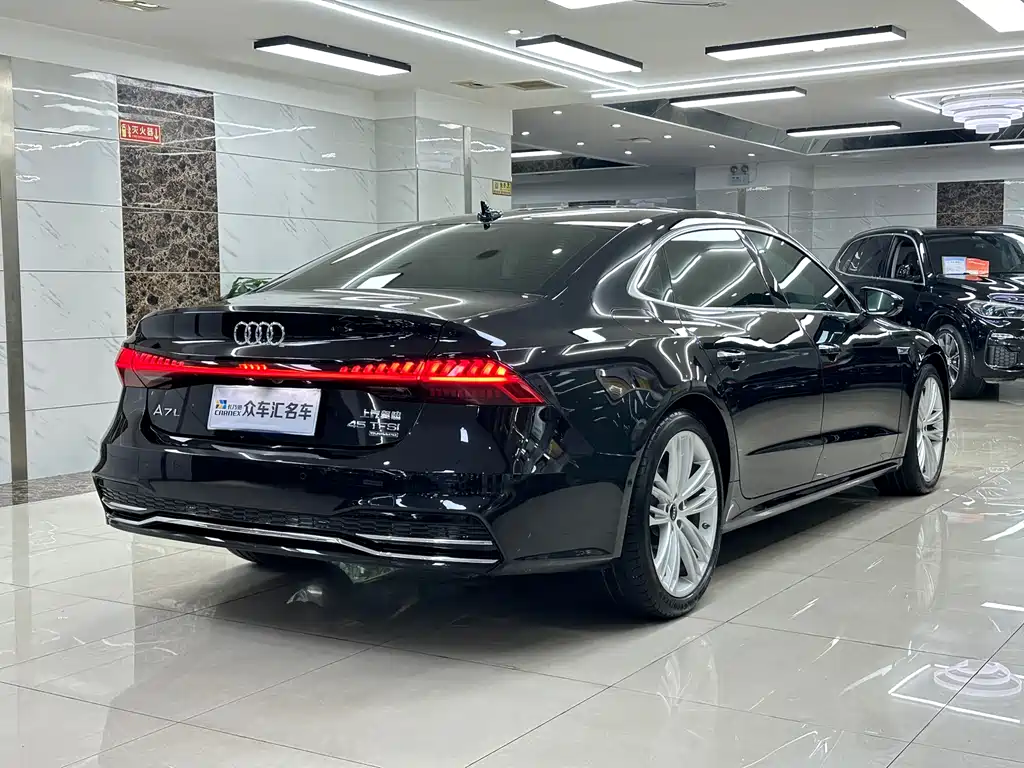 Audi A7L 2025
