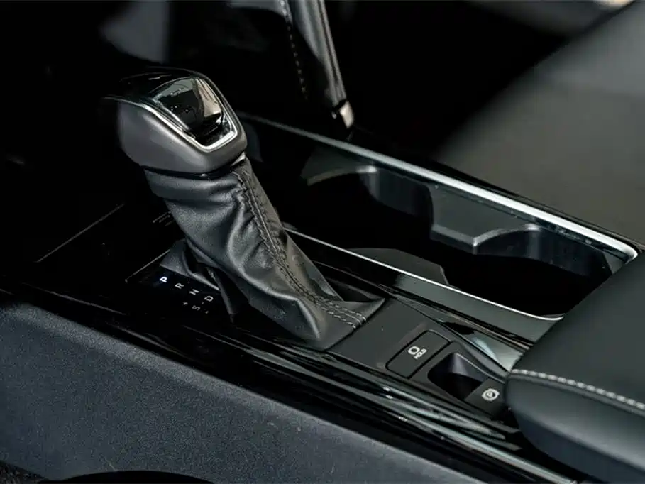 Toyota Camry 2025 — фото 12