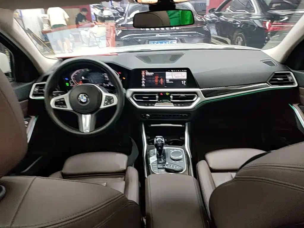 BMW 3 Series 2020 — фото 10
