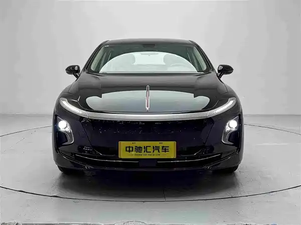 Hongqi E-QM5 2026