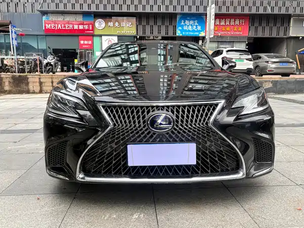 Lexus LS 2019