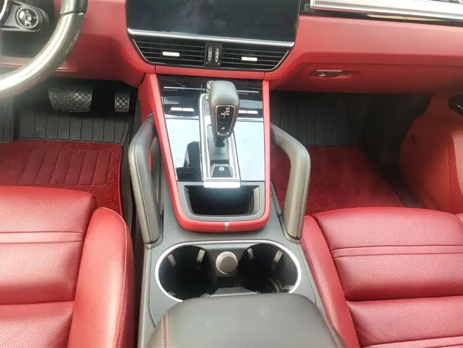 Porsche Cayenne Hybrid 2023 — фото 16