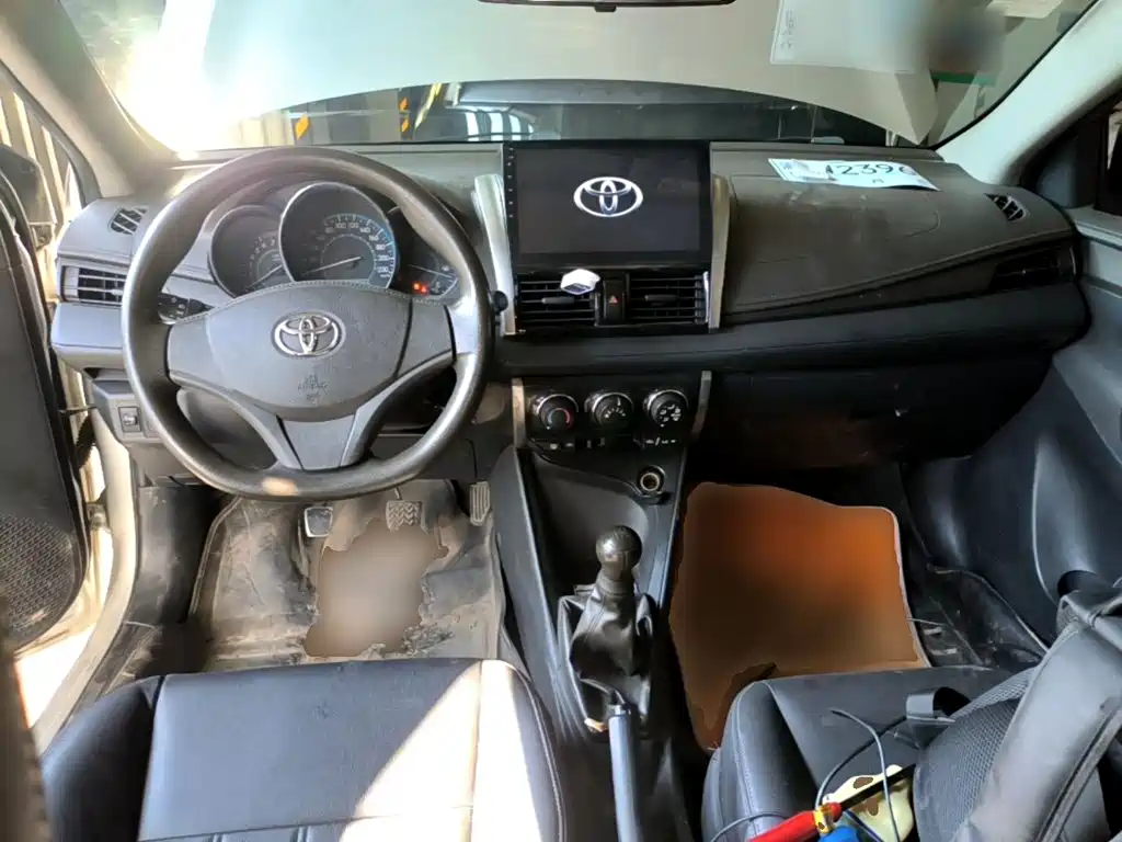 Toyota Vios 2015 — фото 10