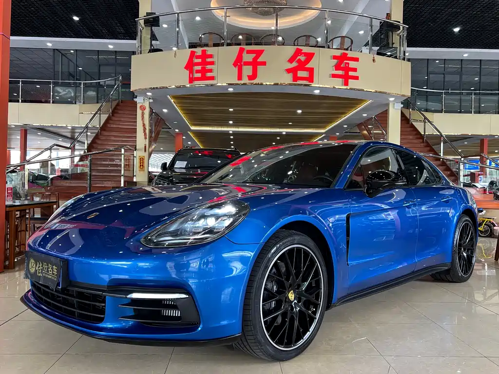 Porsche Panamera 2019 — фото 1