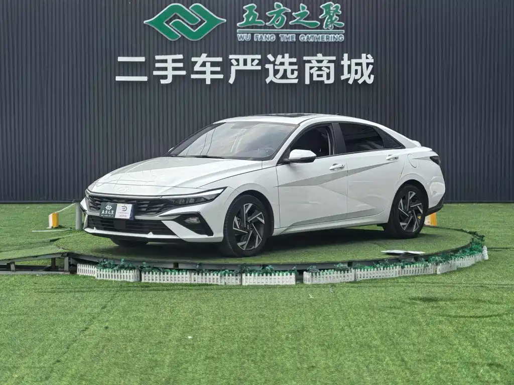 Hyundai Elantra 2025