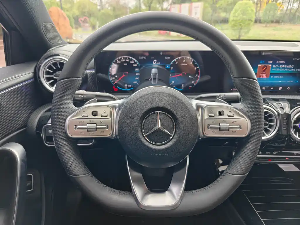 Mercedes-Benz A-Class 2022 — фото 12