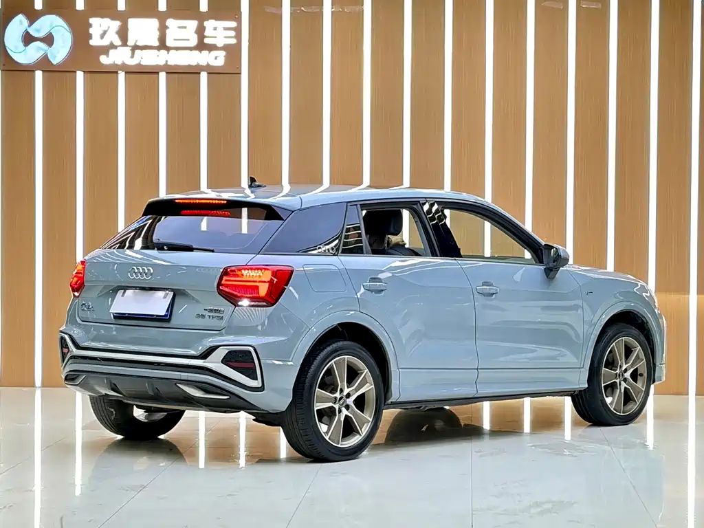 Audi Q2L 2022 — фото 20