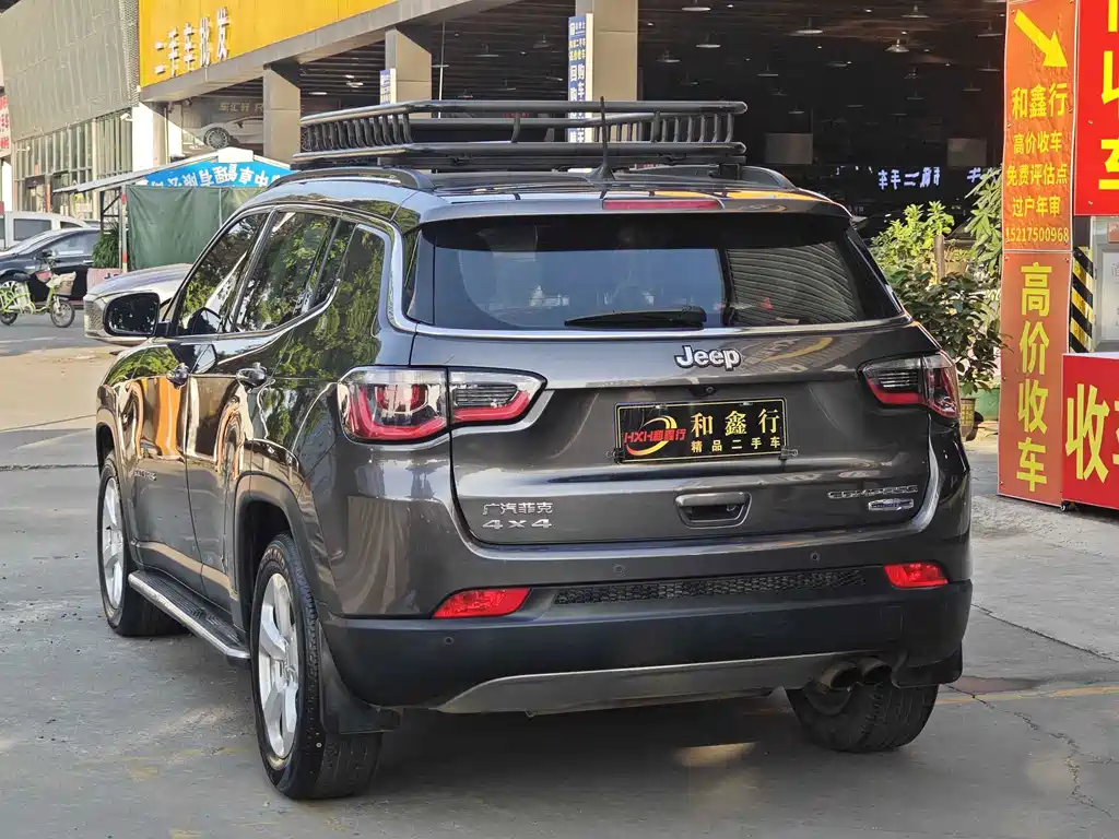 Jeep Compass 2018 — фото 14