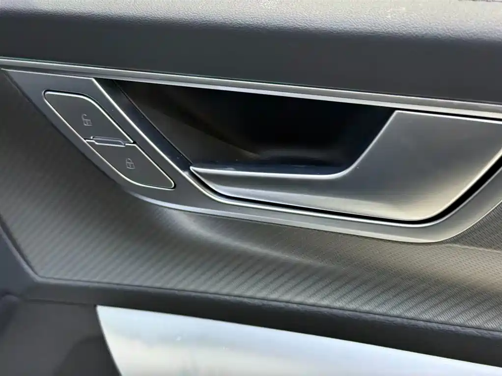 Audi A6L 2025 — фото 19
