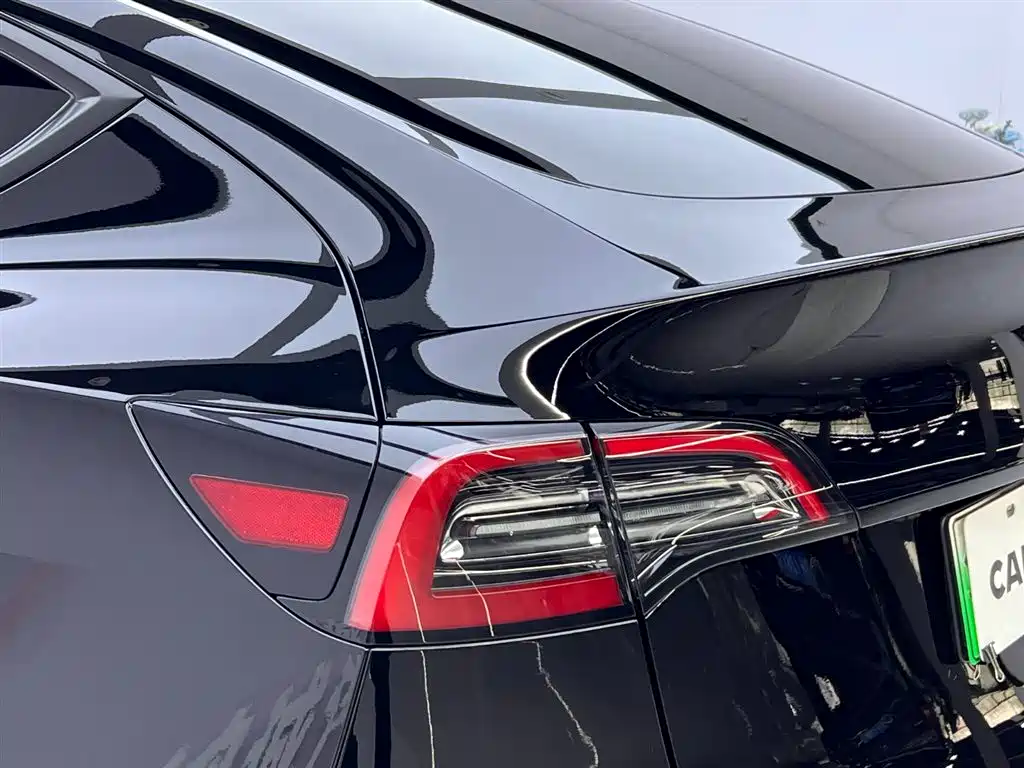 Tesla Model Y 2022 — фото 11
